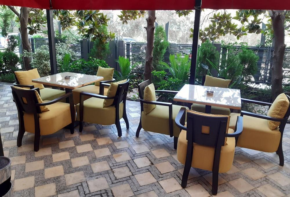 Dolls Hotel By Eurostars (Adults Only) Jounieh Eksteriør billede